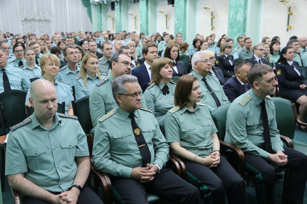 Будет ли повышение зарплаты судебным приставам в 2022 году, последние новости